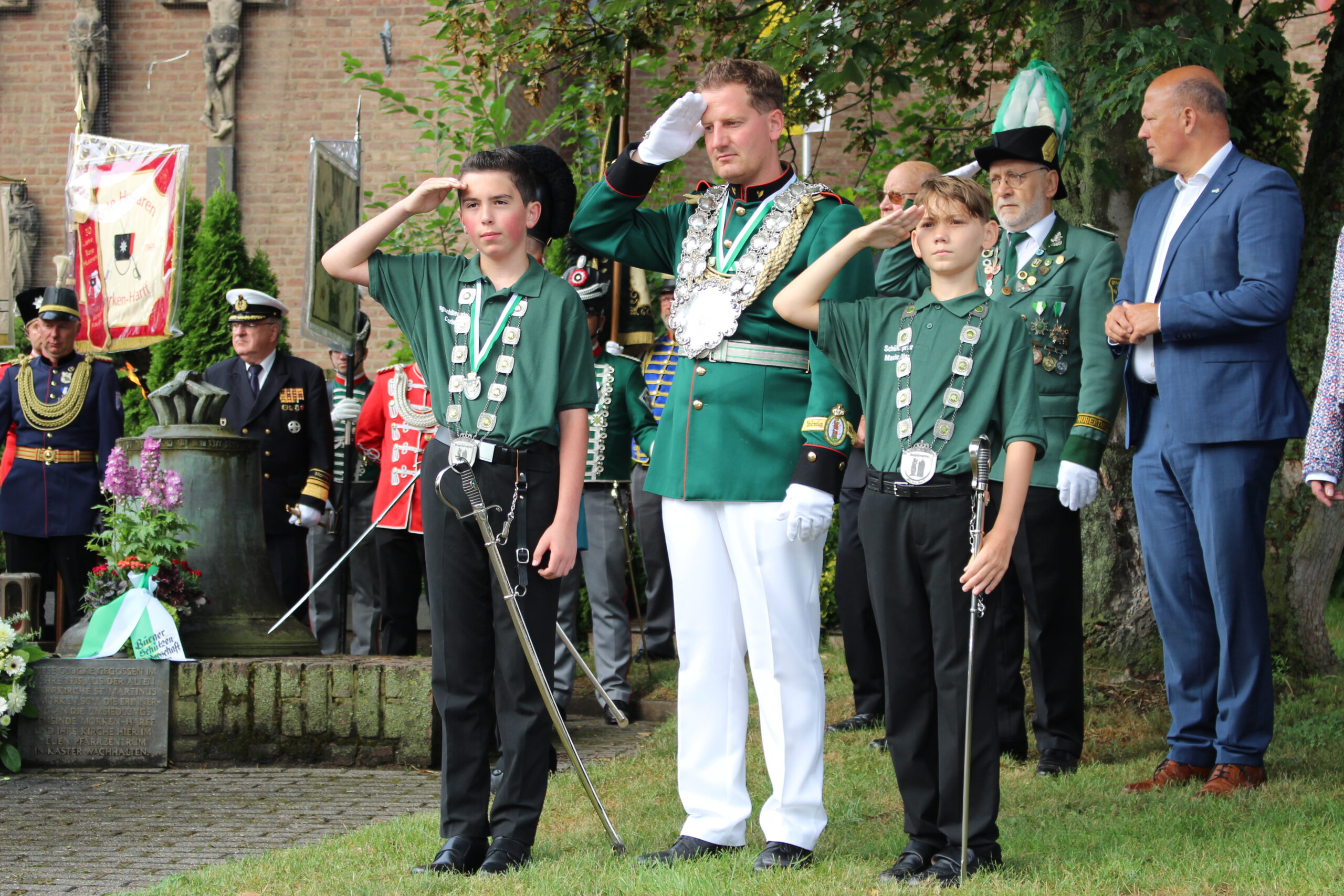 Präsentieren zur Kranzniederlegung