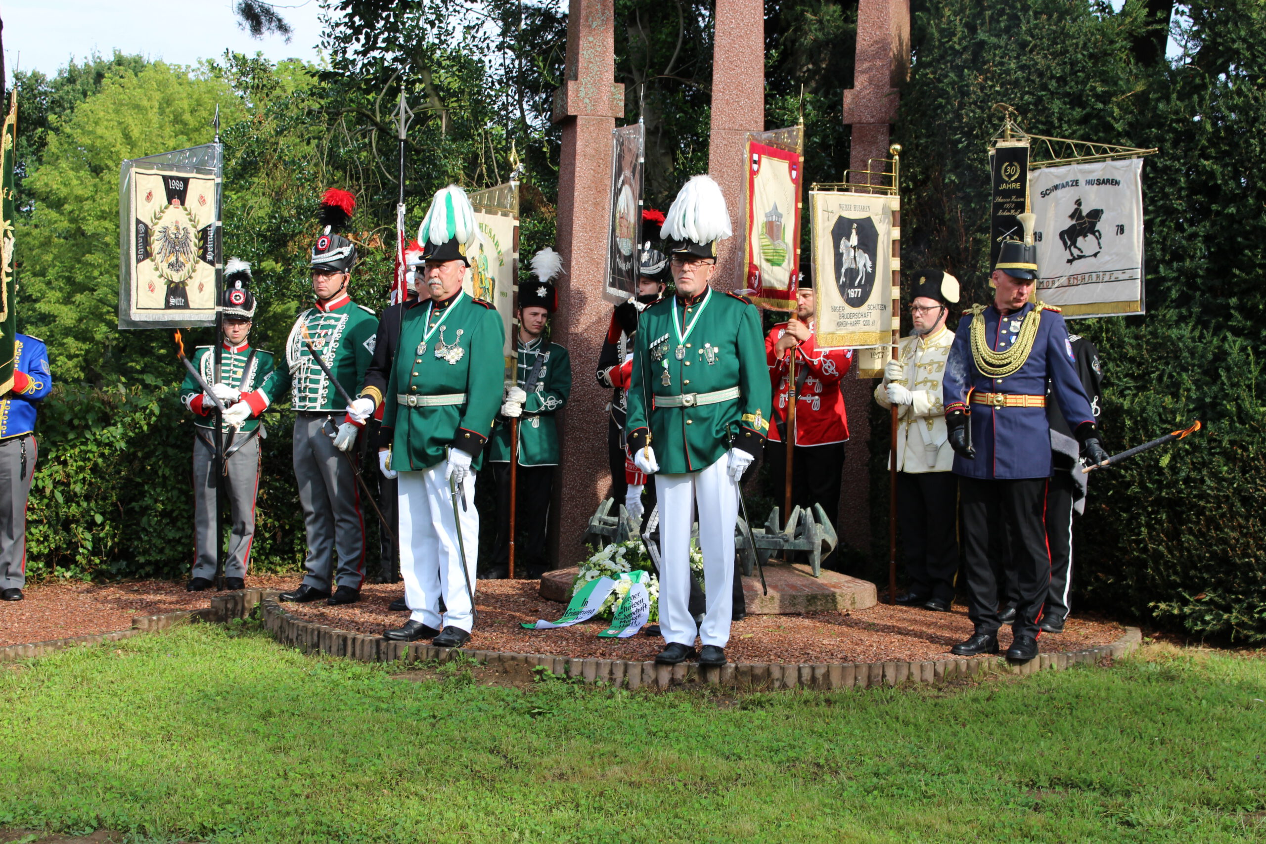 Gefallenenehrung am Kriegerdenkmal in Alt-Kaster
